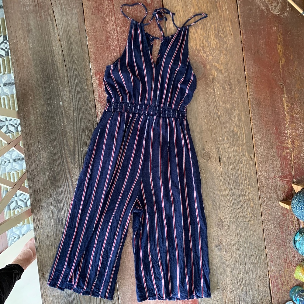 Adorable Navy Jumper Universal Thread / Women’s Medium / Halter